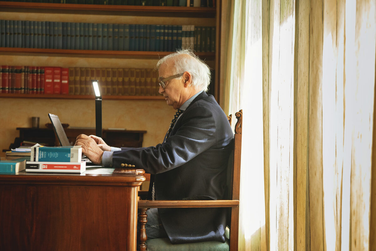Avv. Prof. Angelo Dente